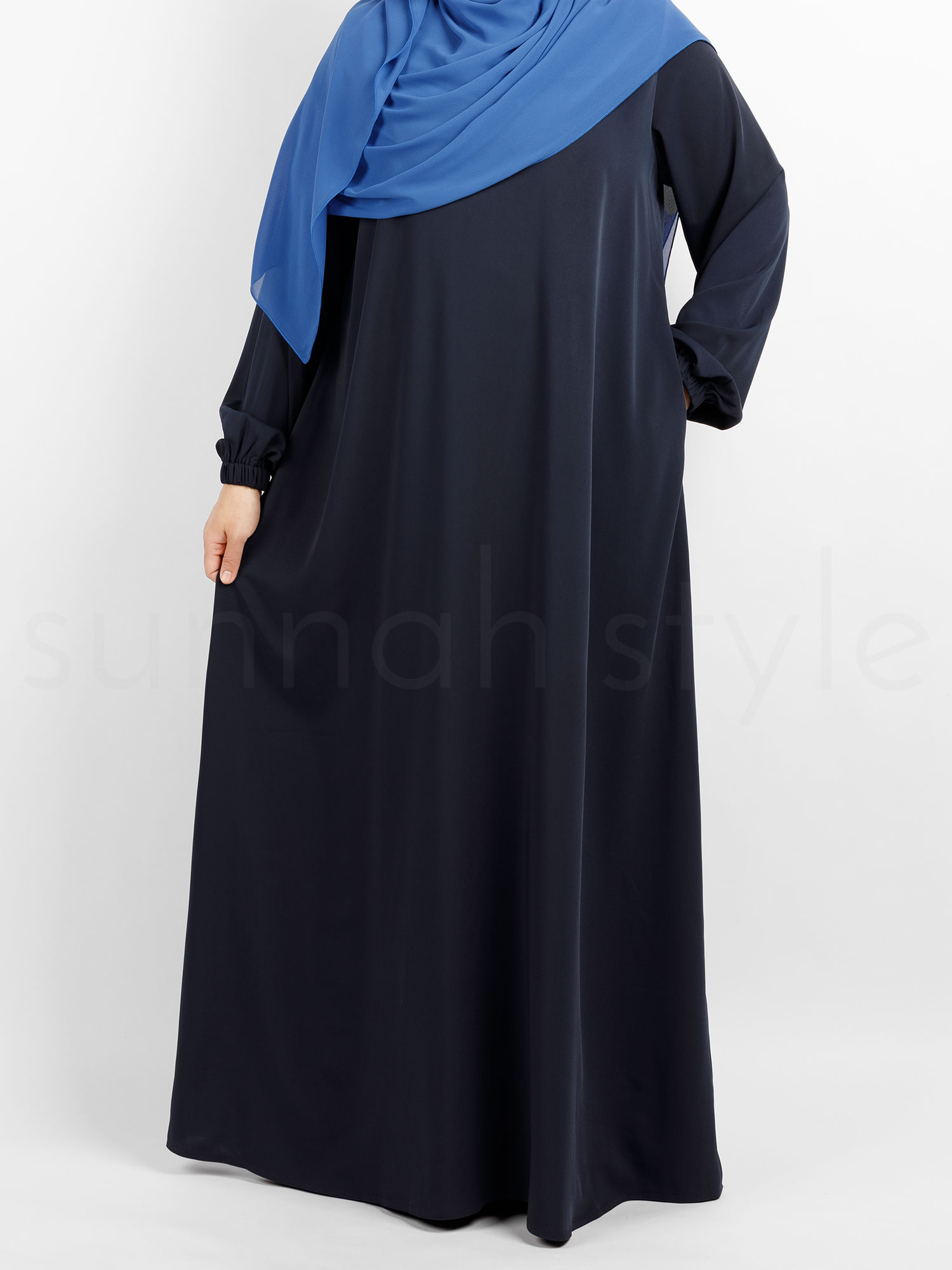 Versa Stretch Cuff Abaya (Navy Blue)